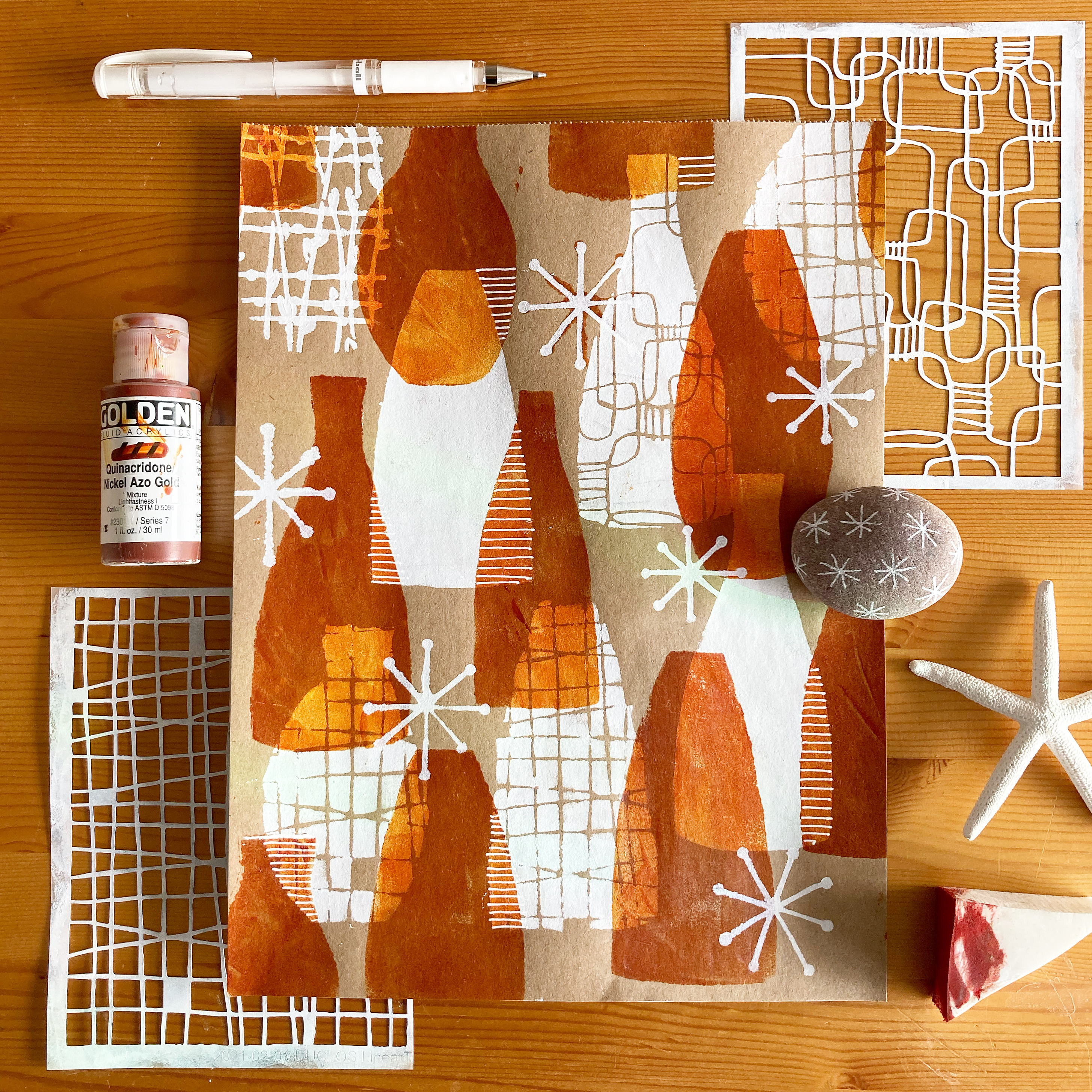 Retro Vases And Blooms Stencil